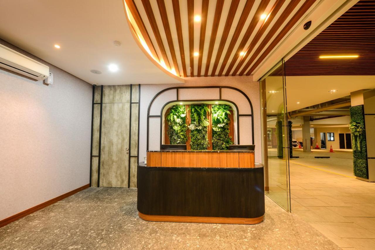Nata Azana Hotel Solo Buitenkant foto