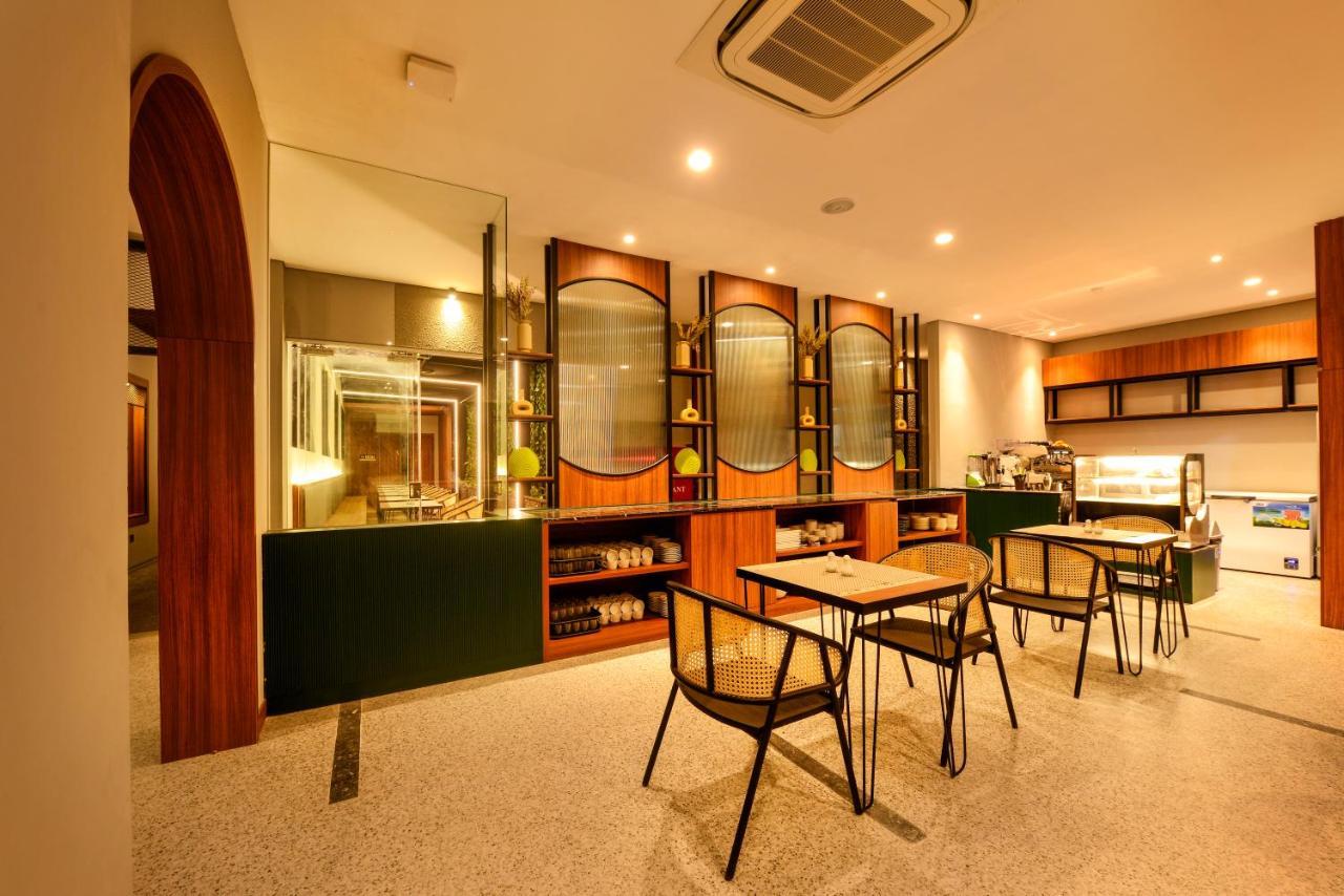 Nata Azana Hotel Solo Buitenkant foto
